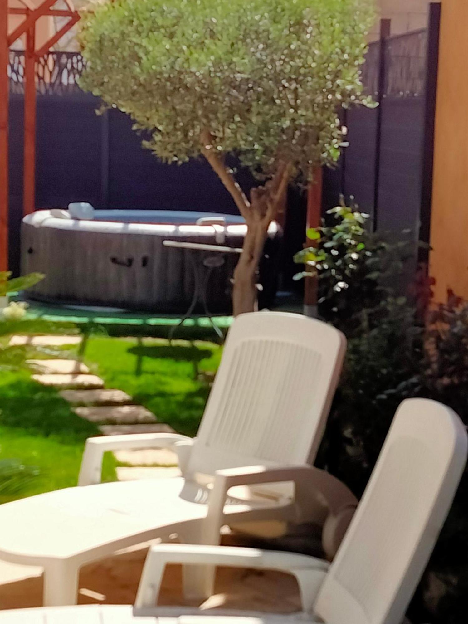 Maison 4 A 6 Pers Quartier Calme Tout Confort 에그모르트 외부 사진